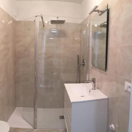 Centre Entierement Renove Au Calme