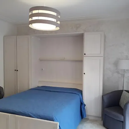 Centre Entierement Renove Au Calme Menton